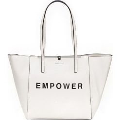 Fiorelli Torebka damska Baylis FWH0298 Jasper White Wzmocnij. Białe torebki klasyczne damskie Fiorelli, bez wzorów, bez dodatków. W wyprzedaży za 210,00 zł.