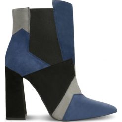 Botki INGRID. Niebieskie botki damskie Gino Rossi, ze skóry, eleganckie, na wysokim obcasie, na słupku, bez zapięcia. Za 299,90 zł.