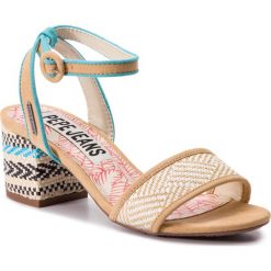 Espadryle PEPE JEANS - Yogi Kass PLS90392 Bare 848. Brązowe espadryle damskie Pepe Jeans, bez wzorów, z jeansu, bez obcasa, na obcasie. W wyprzedaży za 259,00 zł.