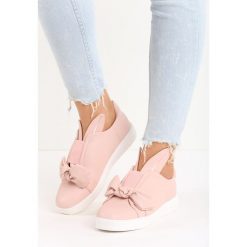 Różowe Slip On Catchy. Różowe trampki i tenisówki damskie marki Born2be, ze skóry. Za 49,99 zł.