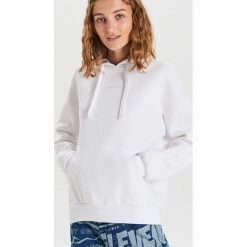 Bluza z kapturem - Biały. Białe bluzy damskie Cropp, s, bez wzorów, bez rękawów, z kapturem. Za 79,99 zł.