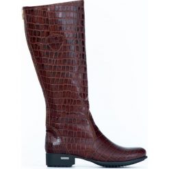 Kozaki - skóra naturalna - model 160 - kolor brązowo czarny krokodyl. Pomarańczowe kozaki damskie Zapato, na co dzień, na zimę, z jeansu, eleganckie, przed kolano, na niskim obcasie, na płaskiej podeszwie, bez zapięcia. W wyprzedaży za 349,30 zł.