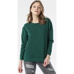 Ciemnozielona Bluza Onisall. Zielone bluzy damskie Born2be, xl, bez wzorów, z jeansu, z długim rękawem, długie, bez kaptura. Za 69,99 zł.