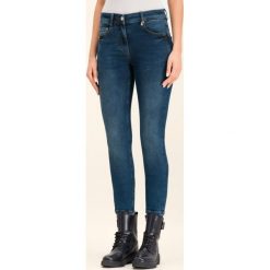 Jeansy Slim Fit Pennyblack 31845419. Niebieskie jeansy damskie Pennyblack. W wyprzedaży za 279,00 zł.