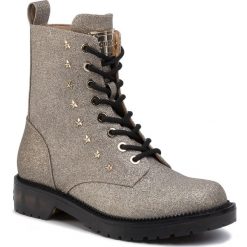 Trapery GUESS - Tavora2 FL5TV2 FAM10 PLATI. Żółte trapery damskie Guess, ze skóry ekologicznej, bez obcasa, bez zapięcia. W wyprzedaży za 619,00 zł.