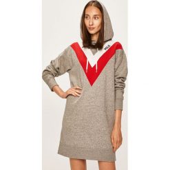 Polo Ralph Lauren - Sukienka. Szare sukienki damskie Polo Ralph Lauren, na co dzień, s, z aplikacjami, z bawełny, casualowe, z kapturem, z długim rękawem, długie, mini, proste. W wyprzedaży za 599,90 zł.