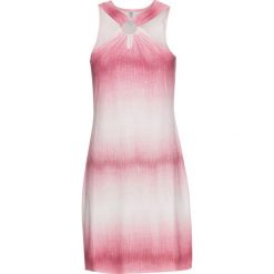 Sukienka shirtowa z materiału w optyce dżinsu bonprix jasnoróżowy. Różowe sukienki damskie bonprix, z aplikacjami, bez kołnierzyka, bez rękawów. Za 109,99 zł.