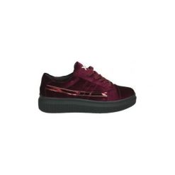 Buty Xti 47537. Czerwone buty sportowe damskie Xti, bez wzorów, sportowe. Za 198,07 zł.