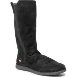 Kozaki SOFTINOS - Teyasof P900328018 Black. Czarne kozaki damskie Softinos, z zamszu, bez obcasa, bez zapięcia. W wyprzedaży za 369,00 zł.