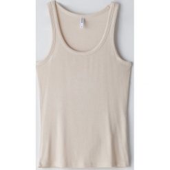 Gładki top -. Topy damskie Cropp, s, bez wzorów, bez kołnierzyka. W wyprzedaży za 19,99 zł.