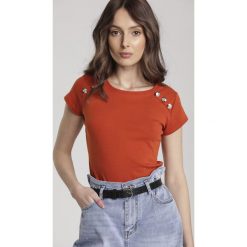Czerwona Bluzka Corolane. Czerwone bluzki damskie Renee, s, bez wzorów, bez kołnierzyka, bez rękawów. W wyprzedaży za 44,99 zł.