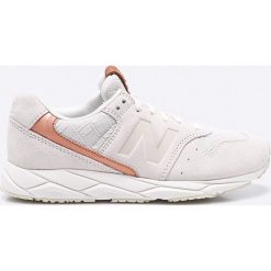 New Balance - Buty WRT96EAA. Szare buty sportowe damskie marki New Balance, z materiału. W wyprzedaży za 249,90 zł.