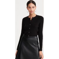 Rozpinany sweter - Czarny. Czarne swetry damskie Reserved, s, bez wzorów, bez rękawów, bez kaptura. Za 99,99 zł.