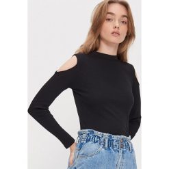 Bluzka typu cold shoulder - Czarny. Czarne bluzki damskie House, s, bez wzorów, bez kołnierzyka, bez rękawów. Za 39,99 zł.