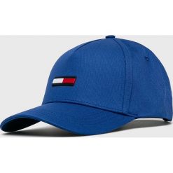 Tommy Hilfiger - Czapka. Niebieskie czapki damskie TOMMY HILFIGER, bez wzorów, z bawełny. W wyprzedaży za 79,90 zł.