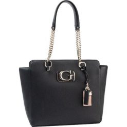Guess Torebka damska Anna rita Status Carry all czarne-bla. Czarne torebki klasyczne damskie Guess, z aplikacjami, bez dodatków. W wyprzedaży za 514,00 zł.
