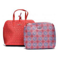 Desigual Torebka Damska Czerwony Hamar Birmania. Czerwone torebki klasyczne damskie Desigual, bez wzorów, bez dodatków. Za 400,00 zł.