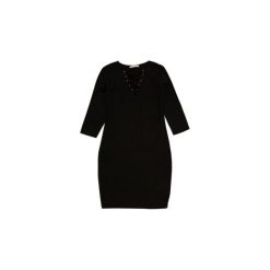 Sukienka damska. Czarne sukienki damskie TXM, do pracy, bez wzorów, eleganckie, bez kołnierzyka, bez rękawów, sportowe. Za 34,99 zł.