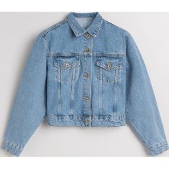 Krótka jeansowa kurtka - Niebieski. Niebieskie kurtki damskie jeansowe marki Reserved. Za 139,99 zł.