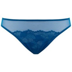 Stringi Triumph Lace Spotlight 10201682. Niebieskie stringi damskie Triumph, bez wzorów, z elastanu. Za 59,00 zł.