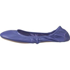 Baleriny damskie lakierowane: Skórzane baleriny „Pure Ballet” w kolorze niebieskim