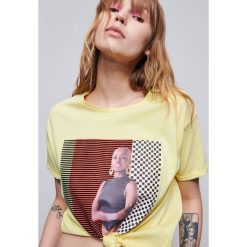 T-shirt oversize z bawełny organicznej - Żółty. Żółte t-shirty damskie Reserved, s, bez wzorów, z bawełny, bez kołnierzyka. W wyprzedaży za 15,99 zł.