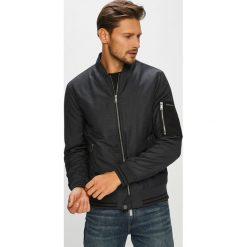Armani Exchange - Kurtka bomber. Czarne bomberki damskie marki Armani Exchange, m, z materiału. W wyprzedaży za 699,90 zł.