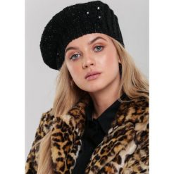 Czarna Czapka Rahman. Czarne czapki damskie Renee, z aplikacjami, z dzianiny. Za 59,99 zł.