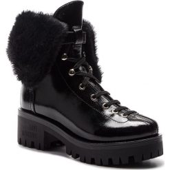 Trapery LOVE MOSCHINO - JA24196H06JE0000 Nero. Czarne trapery damskie Love Moschino, ze skóry ekologicznej, bez obcasa, bez zapięcia. W wyprzedaży za 709,00 zł.