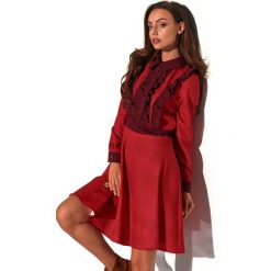 Sukienka krata z żabotem druk 5. Sukienki damskie Lemoniade, na co dzień, m, bez wzorów, eleganckie, bez kołnierzyka, bez rękawów. Za 239,90 zł.