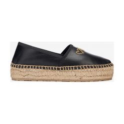 Love Moschino Espadryle Czarny. Czarne espadryle damskie Love Moschino, z aplikacjami, ze skóry, bez obcasa. Za 728,95 zł.