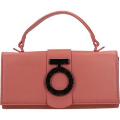 TOREBKA NOBO - NBAG-I0460-CM04 - różowy - Listonoszka. Różowe listonoszki damskie Nobo, bez wzorów, bez dodatków. W wyprzedaży za 139,30 zł.
