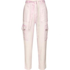 Jeansy Regular Fit Guess Silvia Cargo W02B06 WCRT1. Szare jeansy damskie Guess, m. W wyprzedaży za 389,00 zł.