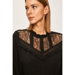 Answear - Bluzka. Czarne bluzki damskie ANSWEAR, s, z wiskozy, z okrągłym kołnierzem. W wyprzedaży za 79,90 zł.