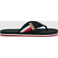 Tommy Hilfiger - Japonki. Niebieskie kapcie męskie TOMMY HILFIGER, ze skóry, bez zapięcia. W wyprzedaży za 139,90 zł.