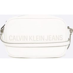 Calvin Klein - Torebka. Listonoszki damskie Calvin Klein, w paski, ze skóry ekologicznej, na ramię, małe, bez dodatków. Za 449,90 zł.