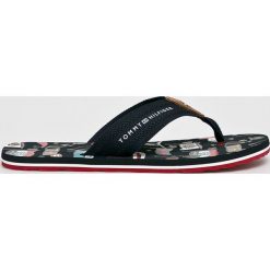 Tommy Hilfiger - Japonki. Niebieskie kapcie męskie TOMMY HILFIGER, ze skóry. W wyprzedaży za 129,90 zł.