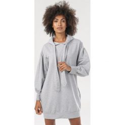 Szara Bluza Evalisse. Szare bluzy damskie Born2be, s, bez wzorów, bez rękawów, z kapturem. Za 99,99 zł.