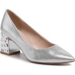 Półbuty MENBUR - 20821 Silver 0009. Szare półbuty damskie Menbur, z aplikacjami, ze skóry ekologicznej, bez obcasa, na obcasie, bez zapięcia. Za 349,00 zł.