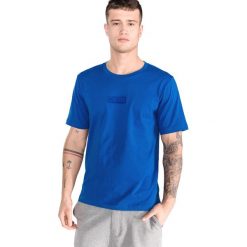 Calvin Klein Koszulka Niebieski. Niebieskie podkoszulki męskie Calvin Klein, l, bez wzorów, z bawełny, z krótkim rękawem. Za 188,95 zł.