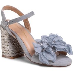 Sandały ALMA EN PENA - V20201 Suede Jeans. Niebieskie klapki damskie Alma en Pena, z aplikacjami, z jeansu, bez obcasa, na obcasie. Za 439,00 zł.