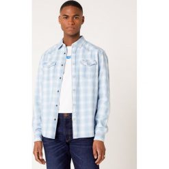 Koszula Wrangler Western W5A02ZX4E. Niebieskie koszule męskie Wrangler, xxl, bez wzorów, casualowe, bez kołnierzyka, bez rękawów. W wyprzedaży za 189,00 zł.