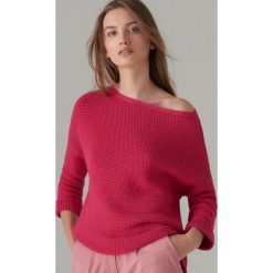 Pleciony sweter oversize - Różowy. Różowe swetry oversize damskie marki Mohito, s. Za 89,99 zł.