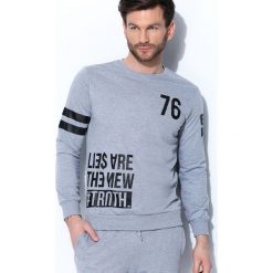 Szara Bluza Truth. Szare bluzy męskie marki Born2be, xl, z nadrukiem, z okrągłym kołnierzem, bez rękawów, bez kaptura. Za 59,99 zł.