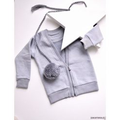 Kardigan bluza-jasnoszary melanż. Szare bluzy chłopięce Pakamera, bez wzorów, bez kołnierzyka. Za 119,00 zł.