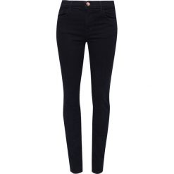 Jeansy MID-RISE 11" SKINNY LEG. Niebieskie jeansy damskie J Brand, s. W wyprzedaży za 473,00 zł.