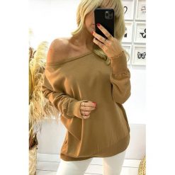 Damska bluzka FENIDA BROWN. Pomarańczowe bluzki damskie IVET, bez wzorów, eleganckie, bez kołnierzyka, bez rękawów. W wyprzedaży za 39,00 zł.