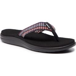Japonki TEVA - Voya Flip 1019040 Bar Street Multi Black. Czarne klapki damskie Teva, bez wzorów, z tworzywa sztucznego, bez obcasa. W wyprzedaży za 119,00 zł.