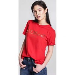 Czerwony T-shirt Technology. Czerwone t-shirty damskie other, bez wzorów, bez kołnierzyka. Za 29,99 zł.