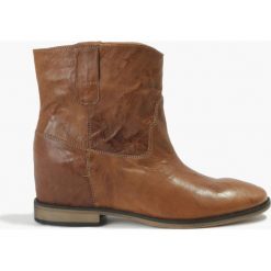 Botki brązowe Alegra. Brązowe botki damskie na zamek Badura. Za 469,99 zł.